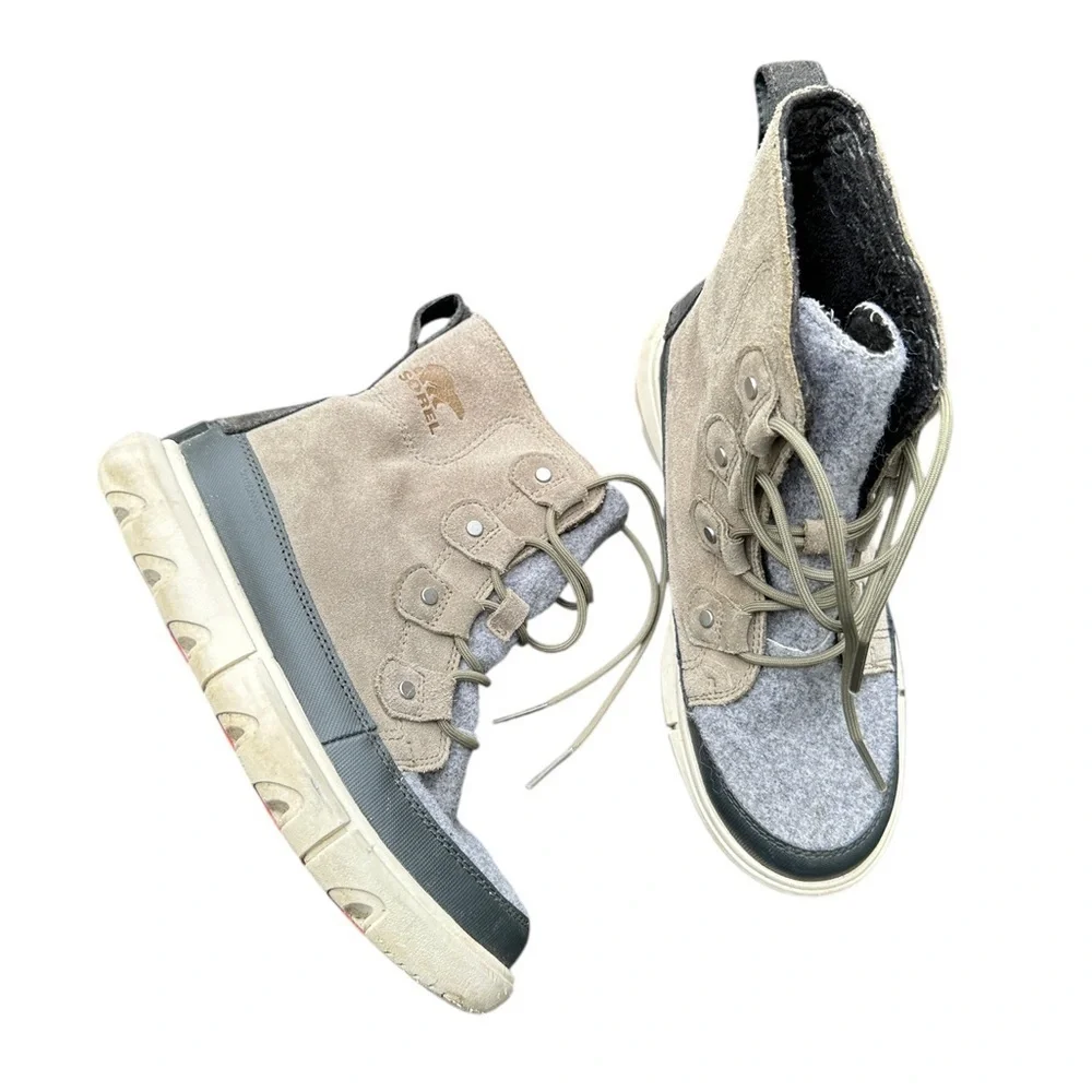 Sorel Womens Boots in Gray with green laces size 6.5